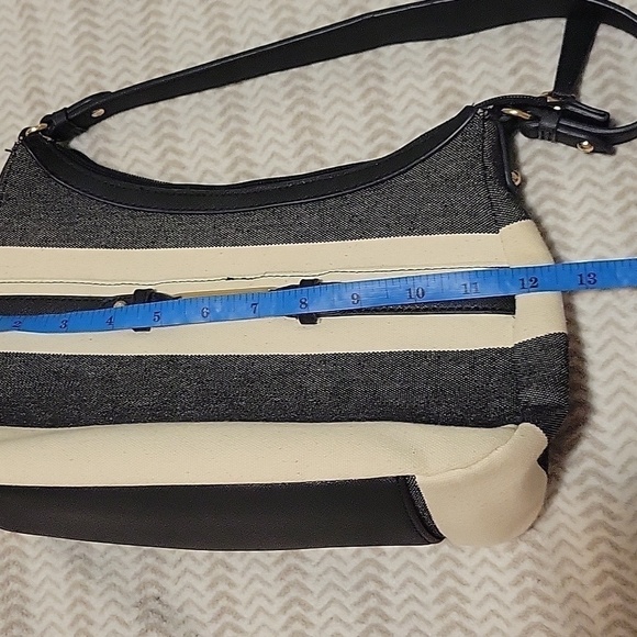 Tommy HILFIGER Canvas Shoulder Bag - Picture 6 of 8